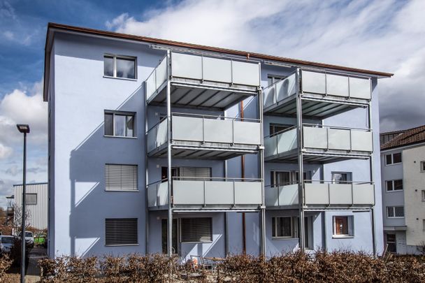 4.5 Zimmer-Wohnung im 2. OG mit grossem Balkon - Photo 1