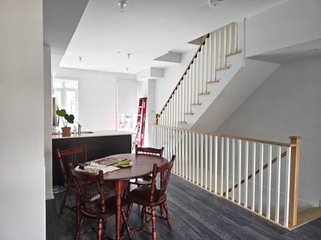 For Lease - 10 Spruce Pines Crescent Unit# Room2, Toronto, Ontario - Photo 3