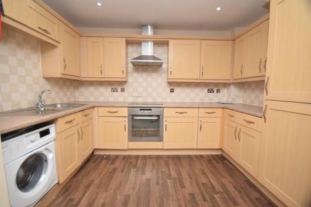 2 bedroom apartment to rent - Photo 4