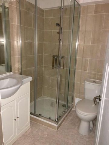 Location Appartement 2 pièces 43m² NEOULES 83136 - Photo 3