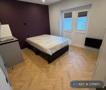 1 bedroom in a house share to rent - Photo 6