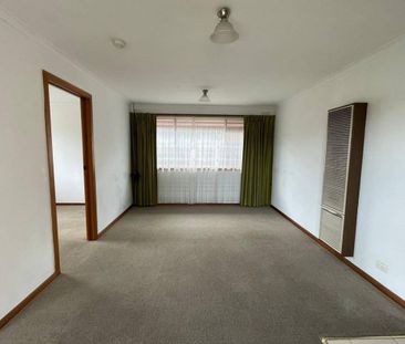 FAMILY HOME | GREAT LOCATION | - Photo 5