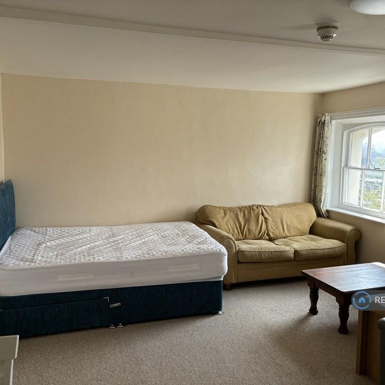 Studio to rent - Photo 1