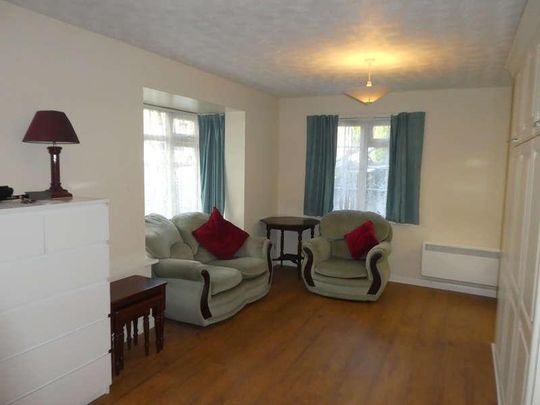 Ridge Court, Allesley Park, Coventry, CV5 - Photo 1