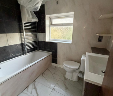 4 bedroom semi-detached house to rent - Photo 6