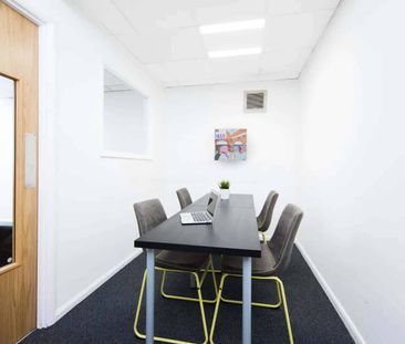 Extra Large High Double Ensuite - Photo 6