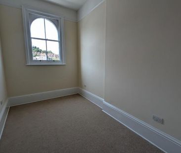 5 bedroom flat to rent - Photo 1
