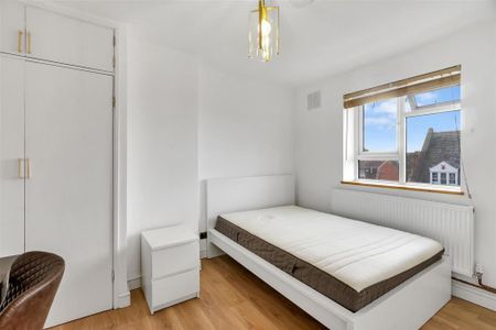 4 bedroom flat to rent - Photo 5
