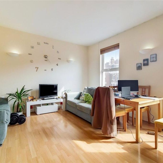 1 bedroom flat to rent - Photo 1
