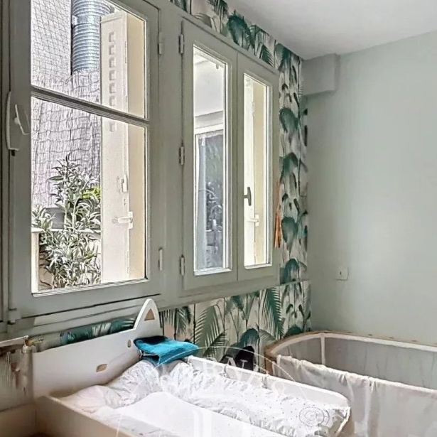 Appartement • Sentier-Bonne Nouvelle - Photo 1