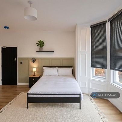 1 bedroom in a house share to rent - Photo 1