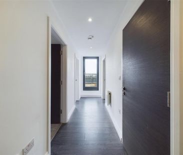 2 bedroom penthouse to rent - Photo 3