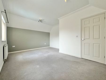 3 bedroom house to rent Beccles Road, Bradwell, NR31 - Photo 2
