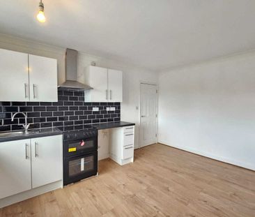 Allan Grove - Photo 2