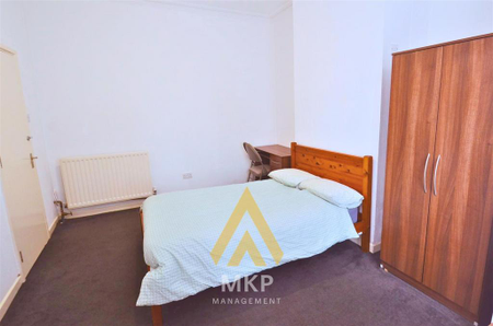 5 bedroom terraced house to rent - Photo 2