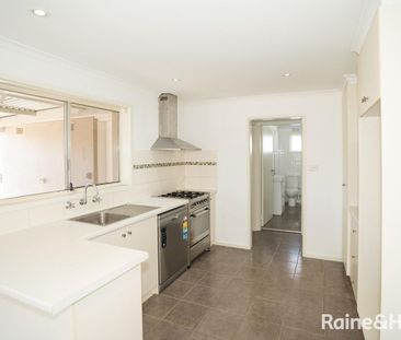 PERFECTLY POSITIONED CLOSE TO THE HEART OF WAGGAS CBD - Photo 6