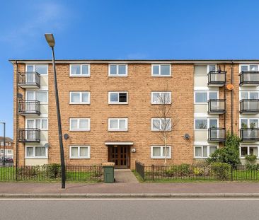 2 bedroom flat to rent - Photo 2