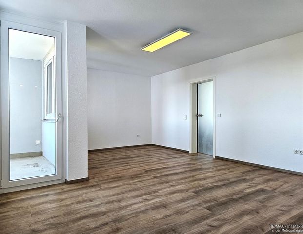 Helle und geräumige 2 Zimmer Wohnung, mit zwei Balkonen - Photo 1