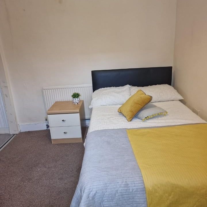 Room in a Shared House, Sandfield Road, CR7 - Photo 1