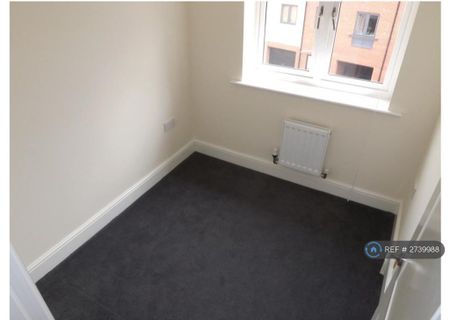 4 bedroom terraced house to rent - Photo 5