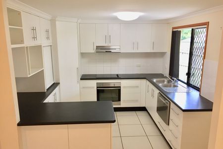SPACIOUS TOWNHOUSE SET BACK FROM ROAD - Photo 4