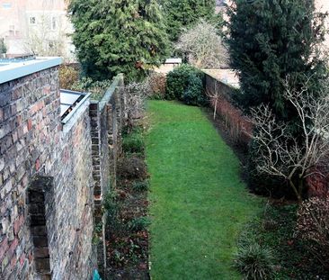 Uniek 1-slaapkamerappartement met prachtige tuin te huur in Brugge - Photo 4