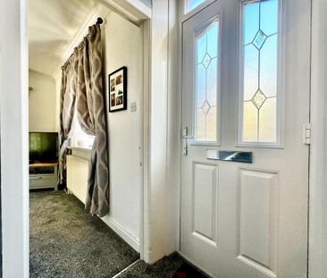 2 bedroom end of terrace house to rent - Photo 1