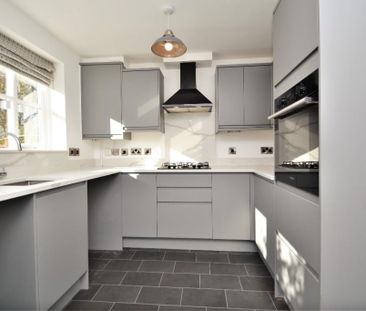 2 bedroom townhouse to rent - Photo 1