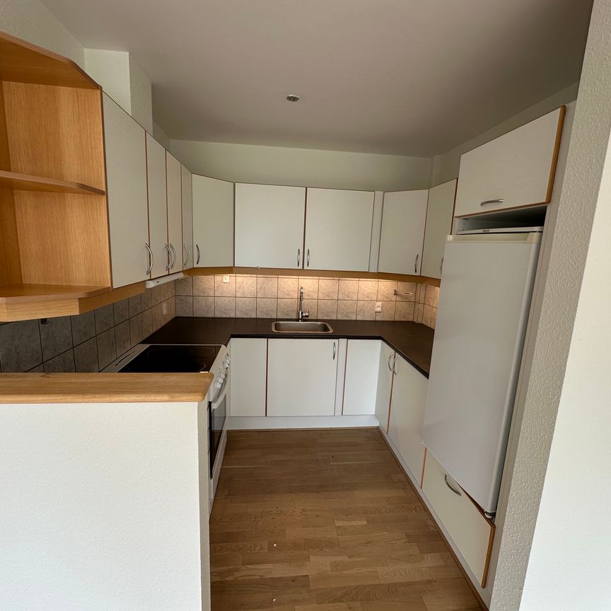 Stor og lys lejlighed tæt på Ikast storcenter - Foto 1