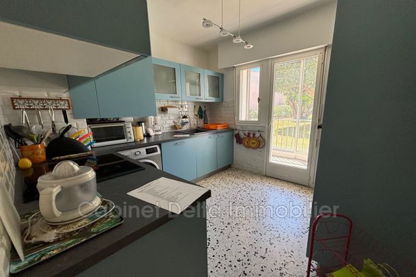 Location Appartement 3 pièces 70m² SANARY SUR MER 83110 - Photo 1