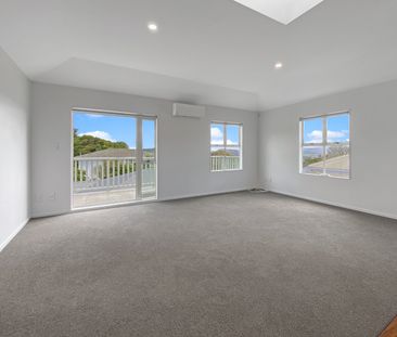 Welcome home to 5/25 Mana Street. - Photo 2