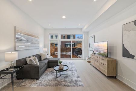 For Lease - 10 Lou Parsons Way Unit# 2, Mississauga, Ontario - Photo 2