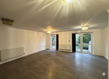 4 bedroom semi-detached house to rent - Photo 5