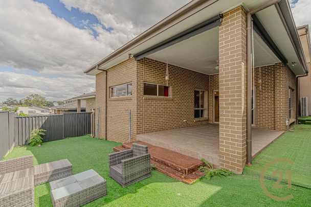 Spacious 5-Bedroom House for Rent in Box Hill&excl;&ast;&ast; - Photo 1
