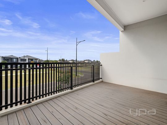 3 BEDROOM TOWNHOUSE IN STRATHTULLOH - Photo 1