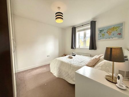 4 bedroom detached house to rent - Photo 2