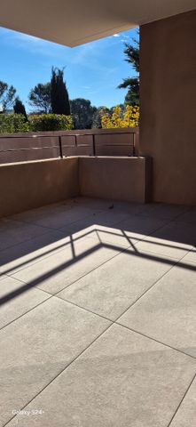 Appartement T3 - VILLENEUVE LES AVIGNON, - Photo 3