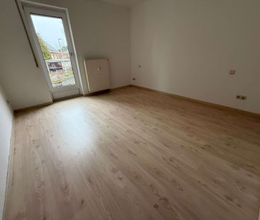 1. OG mit Feldblick / Süd-West-Balkon / Bad mit Wanne+Fenster+Dusch... - Foto 1