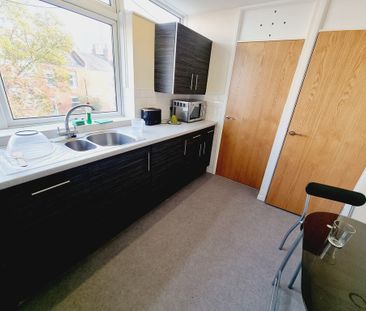 2 Bed Student Accommodation - Photo 2