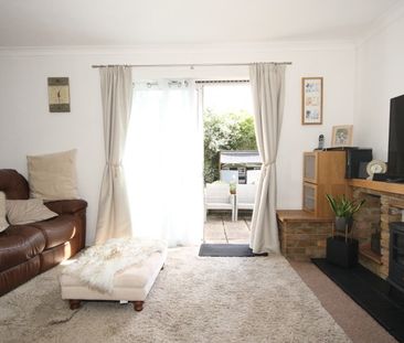 Queendale Court, Woking - Photo 1