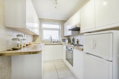 1 Bed Flat, The Squirrels, SE13 - Photo 5