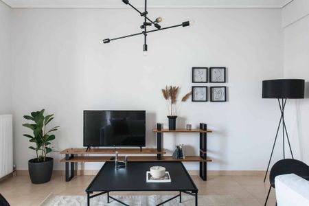 Superb & Comfy 2 BD Apartment in Marousi - Photo 4