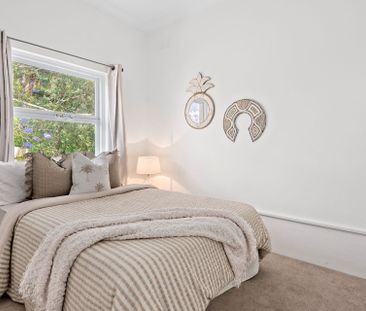 Light & bright stylish apartment in prime Balgowlah location - Photo 1