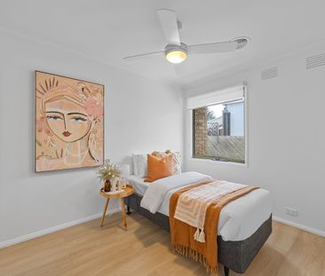 Light-Filled Family Classic with Generous Comfort - Photo 6