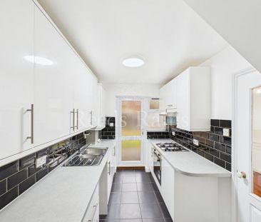 3 bedroom detached house to rent - Photo 5