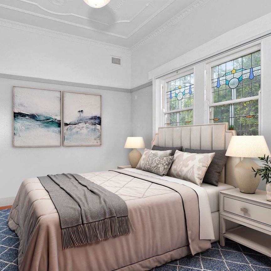 LARGE FAMILY HOME WITH IMMACULATE & SPACIOUS INTERIORS! - Photo 1