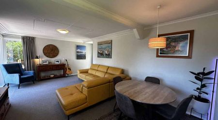 Immaculate inside and out! - Photo 4