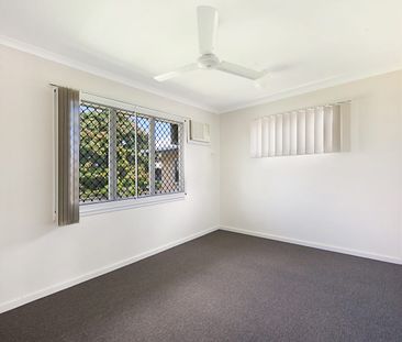 Comfortable family living with outdoor appeal - Photo 1