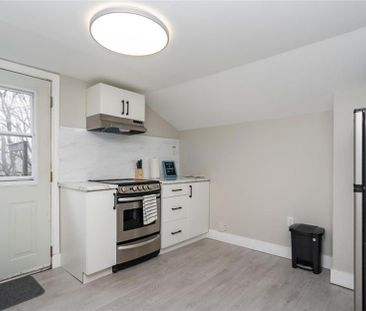 38 INCHBURY Street Unit# 3, Hamilton, Ontario, L8R3B3 - Photo 3