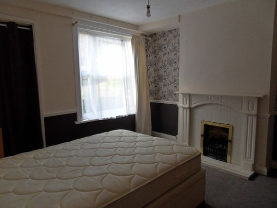 Room in a Shared House, Winsdon Road, LU1 - Photo 1